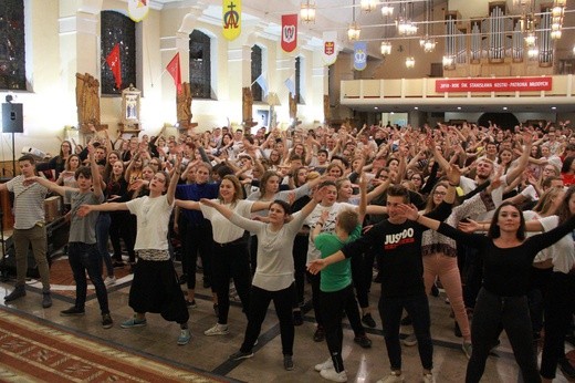 Wieczór Modlitwy Młodych w par. św. Stanisława Biskupa we Wrzeszczu