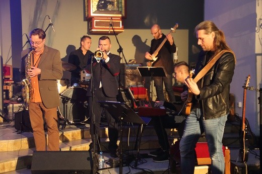 Koncert zespołu "Deus Meus" w kościele św. Mikołaja w Gdyni.